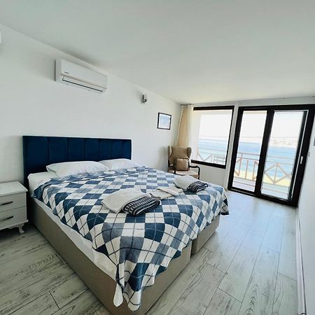 Giritli Rum Meyhanesi & Butik Otel Karaburun  Exterior photo