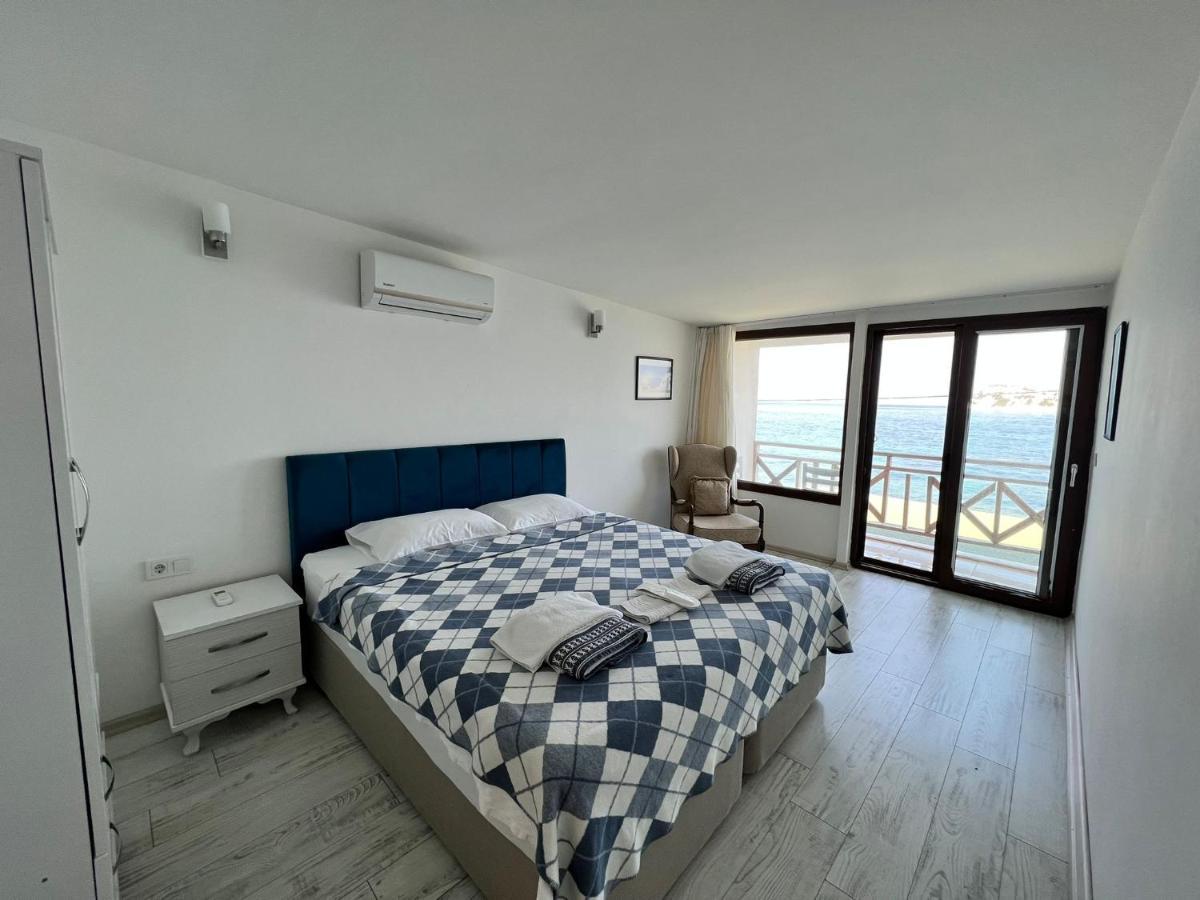 Giritli Rum Meyhanesi & Butik Otel Karaburun  Exterior photo