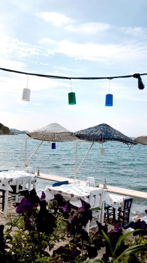 Giritli Rum Meyhanesi & Butik Otel Karaburun  Exterior photo