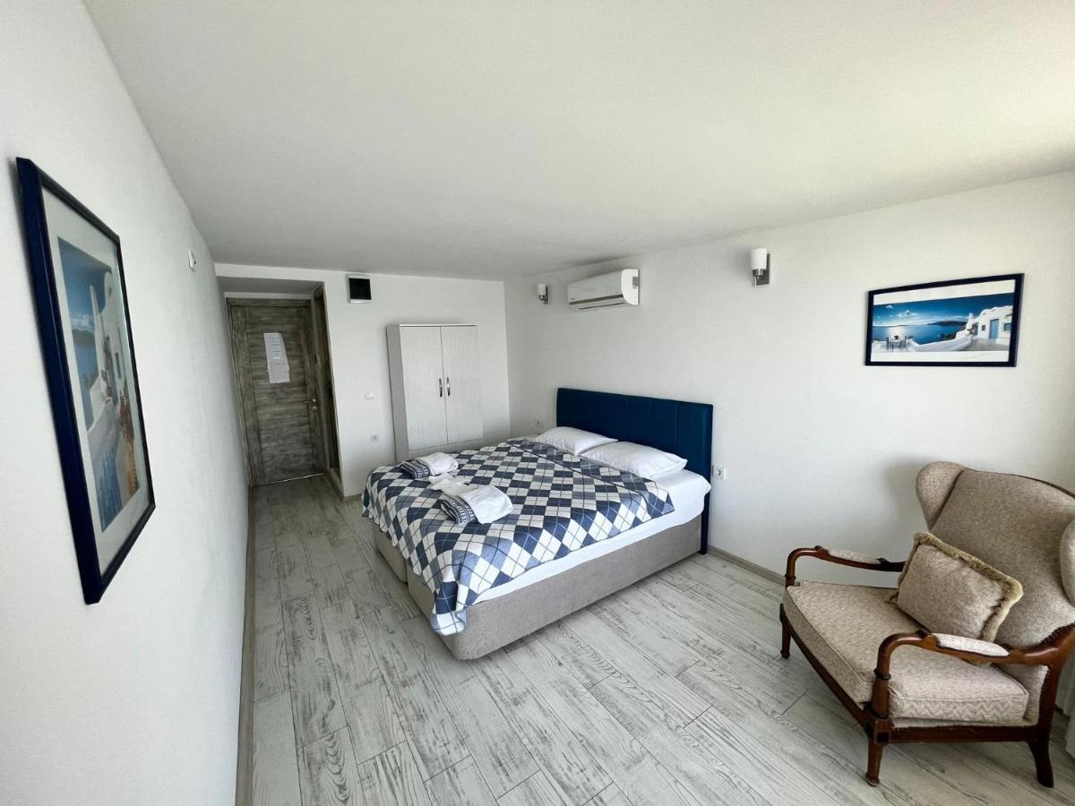 Giritli Rum Meyhanesi & Butik Otel Karaburun  Exterior photo