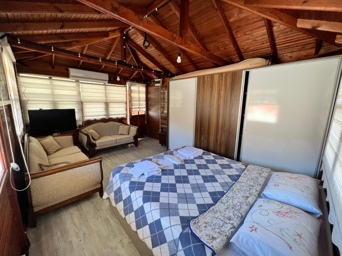 Giritli Rum Meyhanesi & Butik Otel Karaburun  Exterior photo