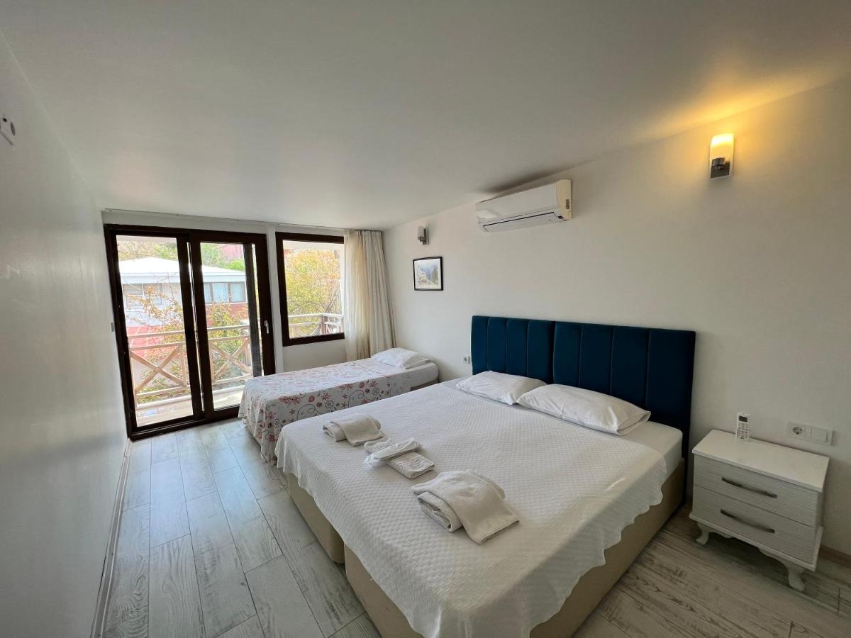 Giritli Rum Meyhanesi & Butik Otel Karaburun  Exterior photo