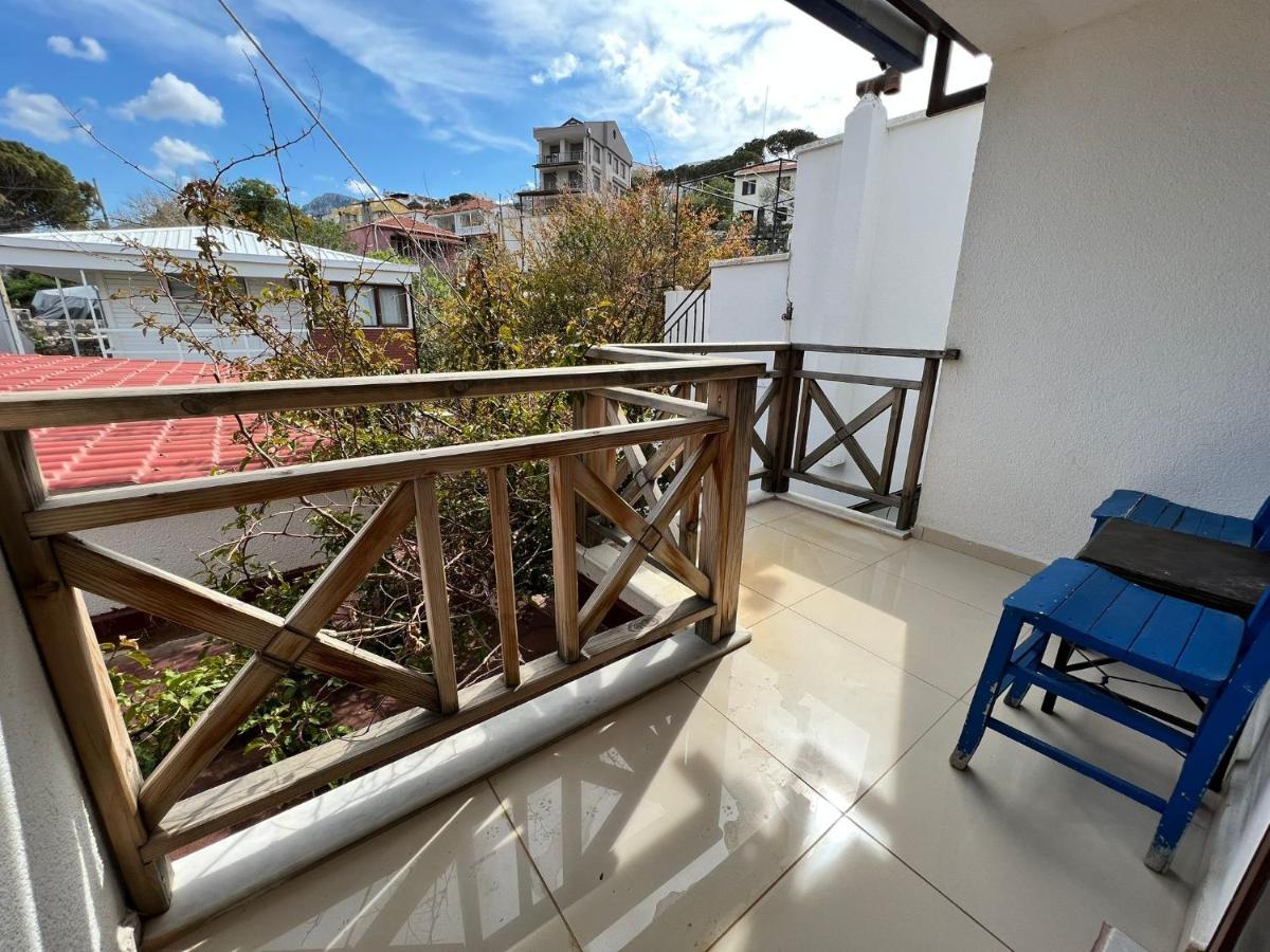 Giritli Rum Meyhanesi & Butik Otel Karaburun  Exterior photo