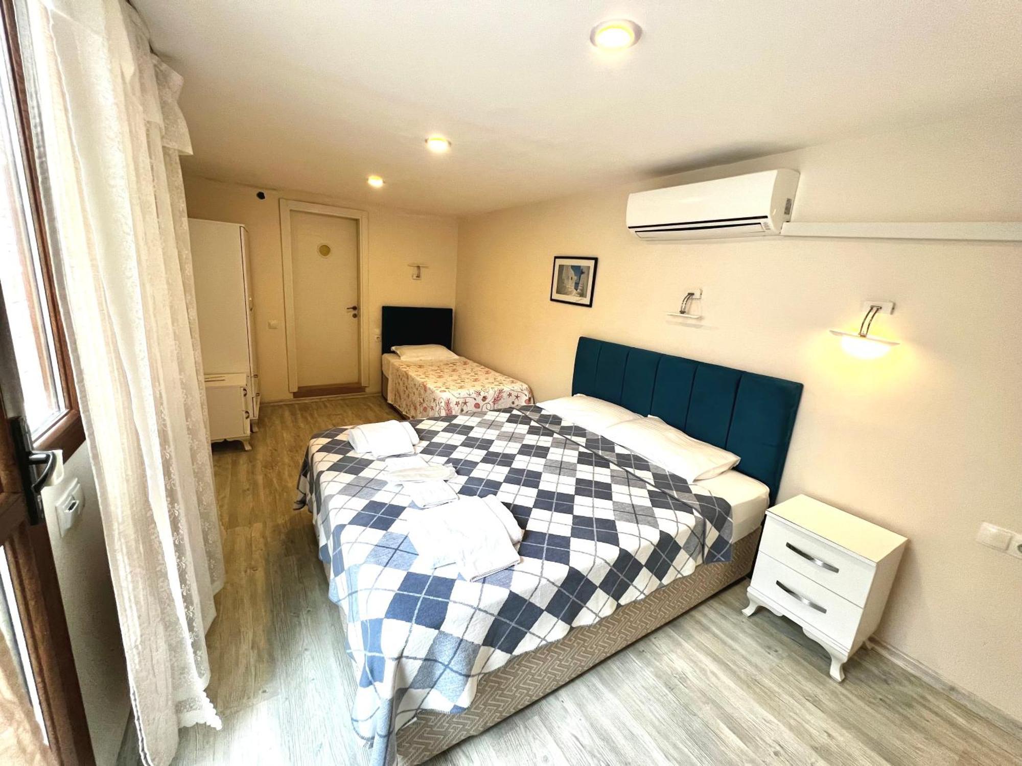 Giritli Rum Meyhanesi & Butik Otel Karaburun  Exterior photo